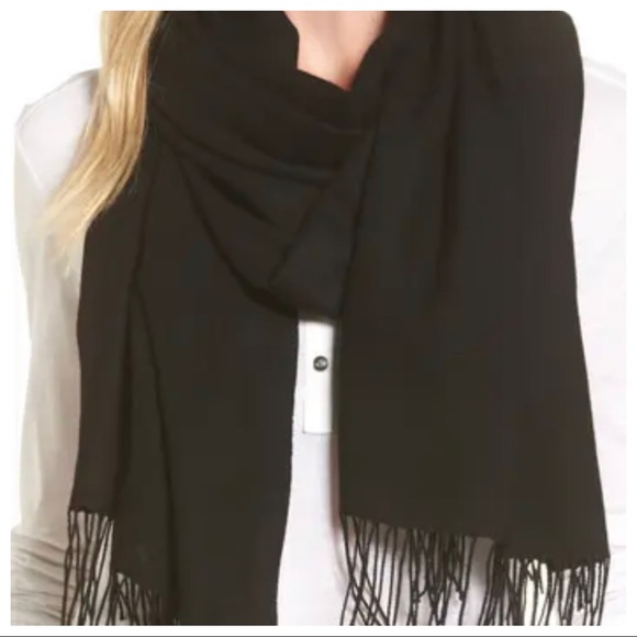 Cashmere Fabulous soft black fringe scarf - Picture 2 of 3